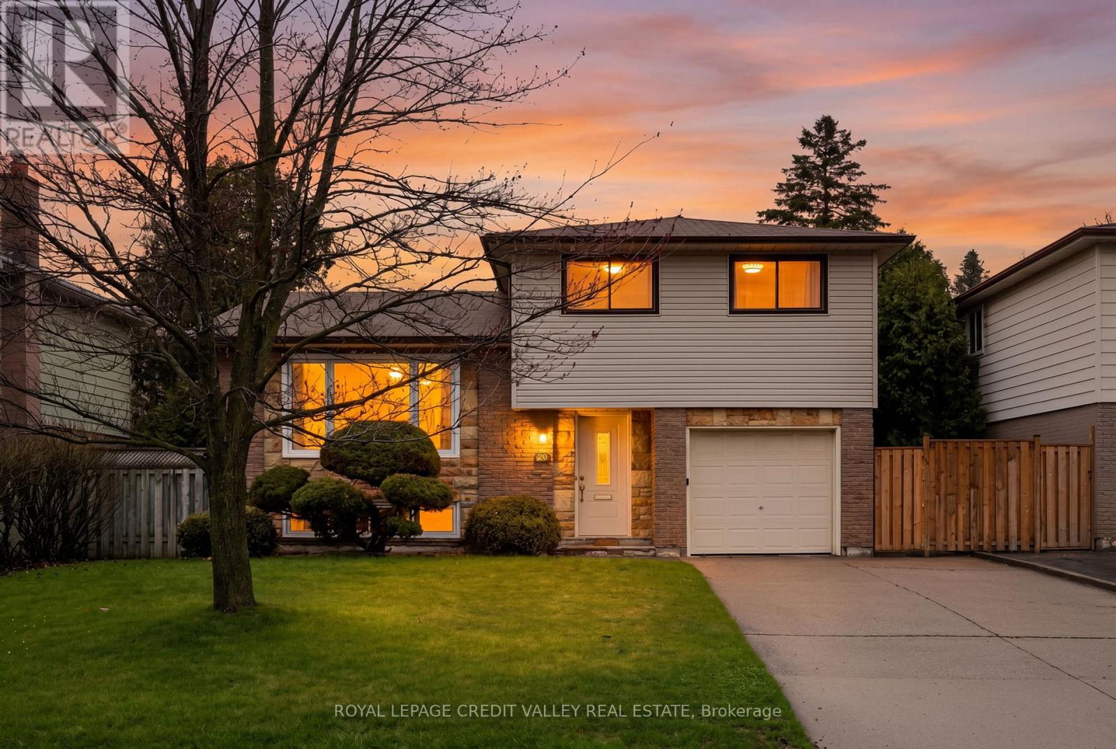 20 Willis Drive, Brampton, Ontario  L6W 1A9 - Photo 2 - W13013940