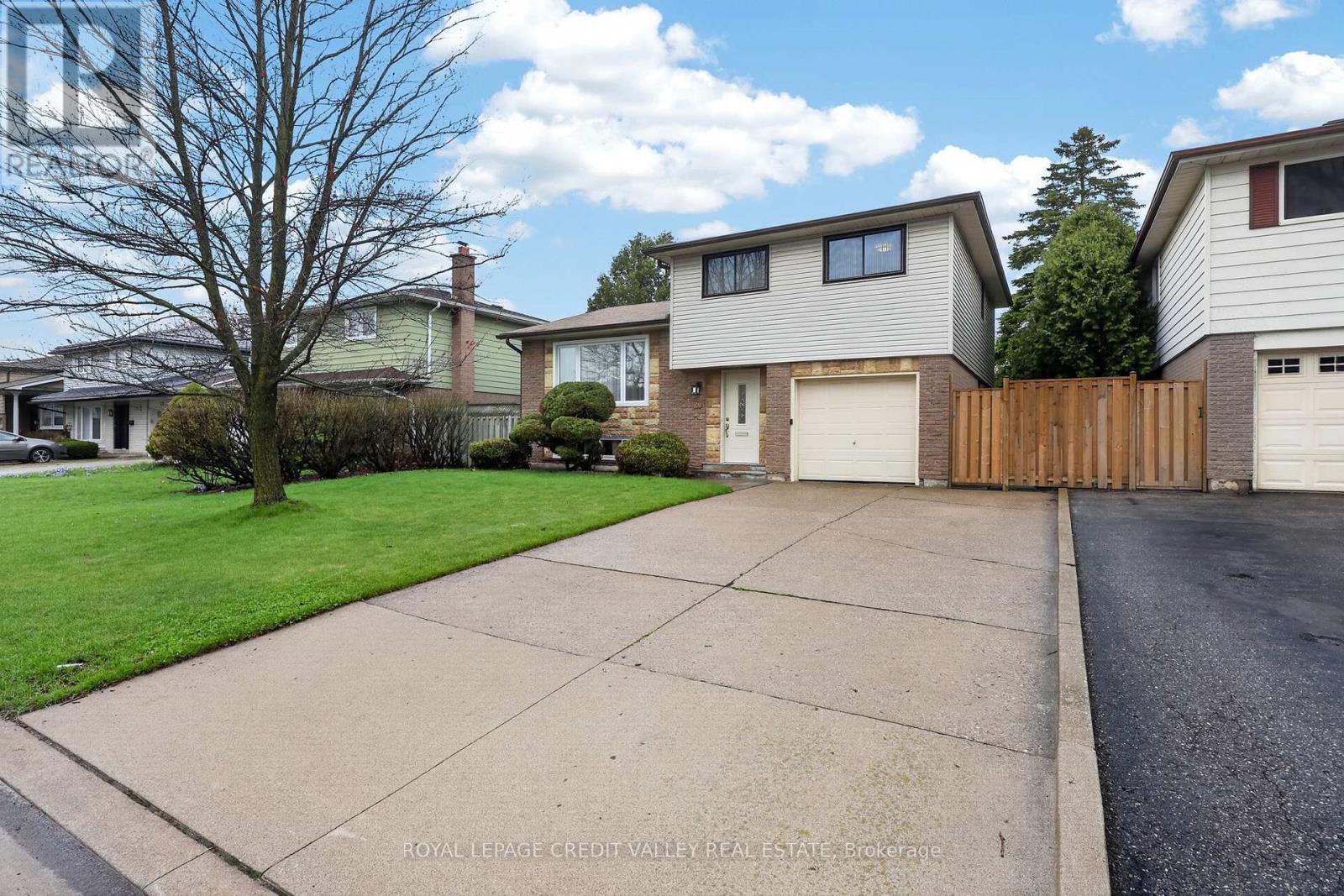 20 Willis Drive, Brampton, Ontario  L6W 1A9 - Photo 3 - W13013940