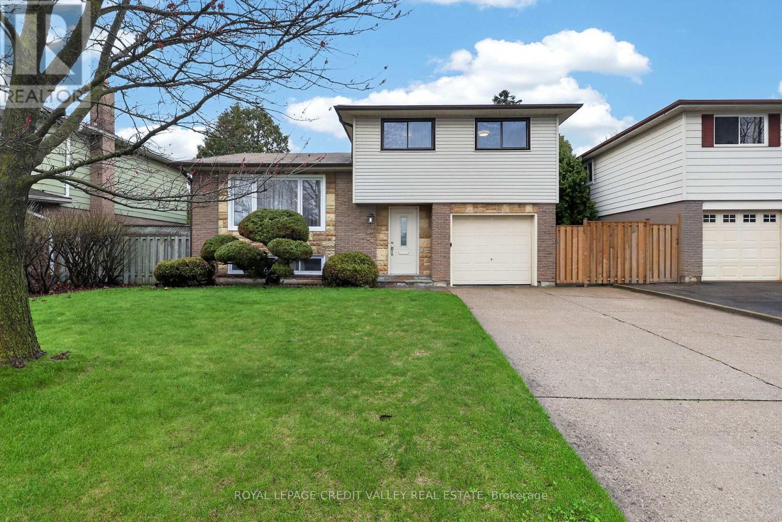 20 Willis Drive, Brampton, Ontario  L6W 1A9 - Photo 4 - W13013940