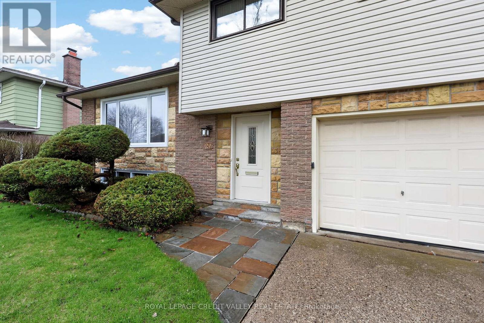 20 Willis Drive, Brampton, Ontario  L6W 1A9 - Photo 7 - W13013940