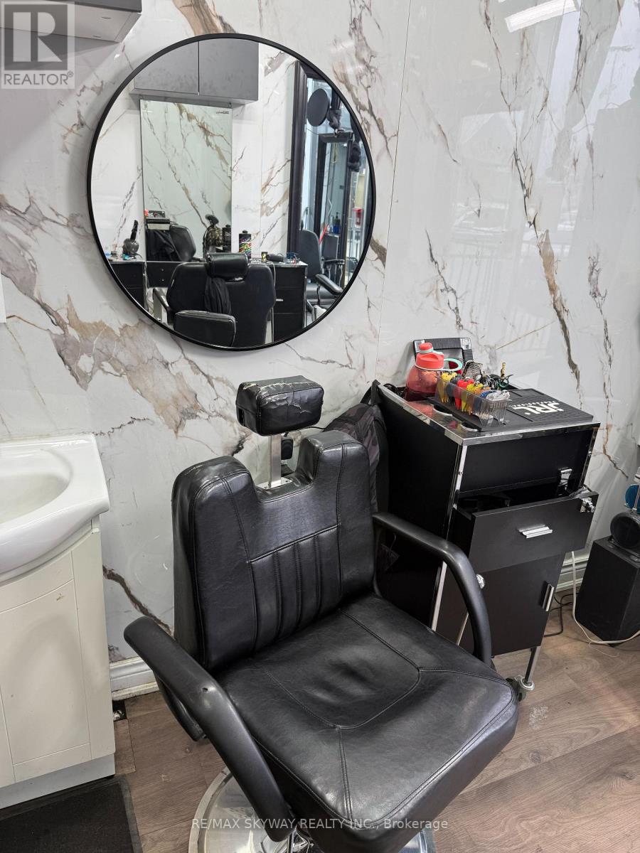 1d17 - 7215 Goreway Drive, Mississauga, Ontario  L4T 0B5 - Photo 4 - W13014232