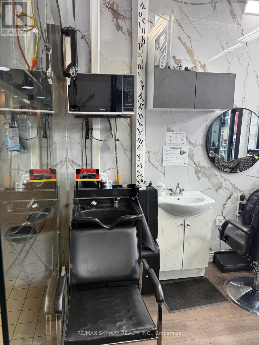 1d17 - 7215 Goreway Drive, Mississauga, Ontario  L4T 0B5 - Photo 5 - W13014232