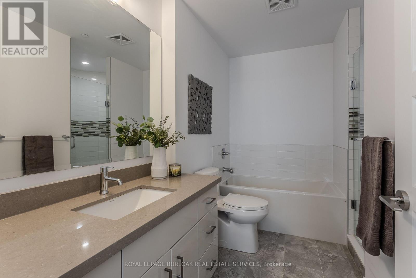 401 - 2025 Maria Street, Burlington, Ontario  L7R 0E9 - Photo 10 - W12904112