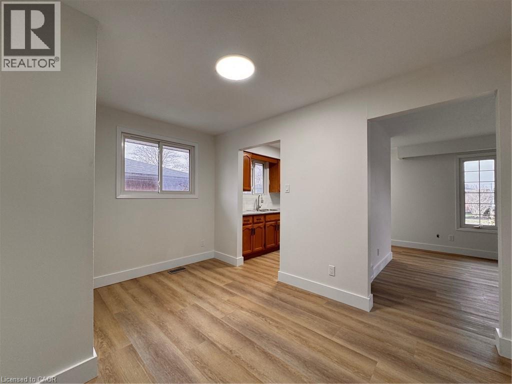 23 Arrowhead Crescent Unit# Upper, Kitchener, Ontario  N2P 1C1 - Photo 2 - 40821785