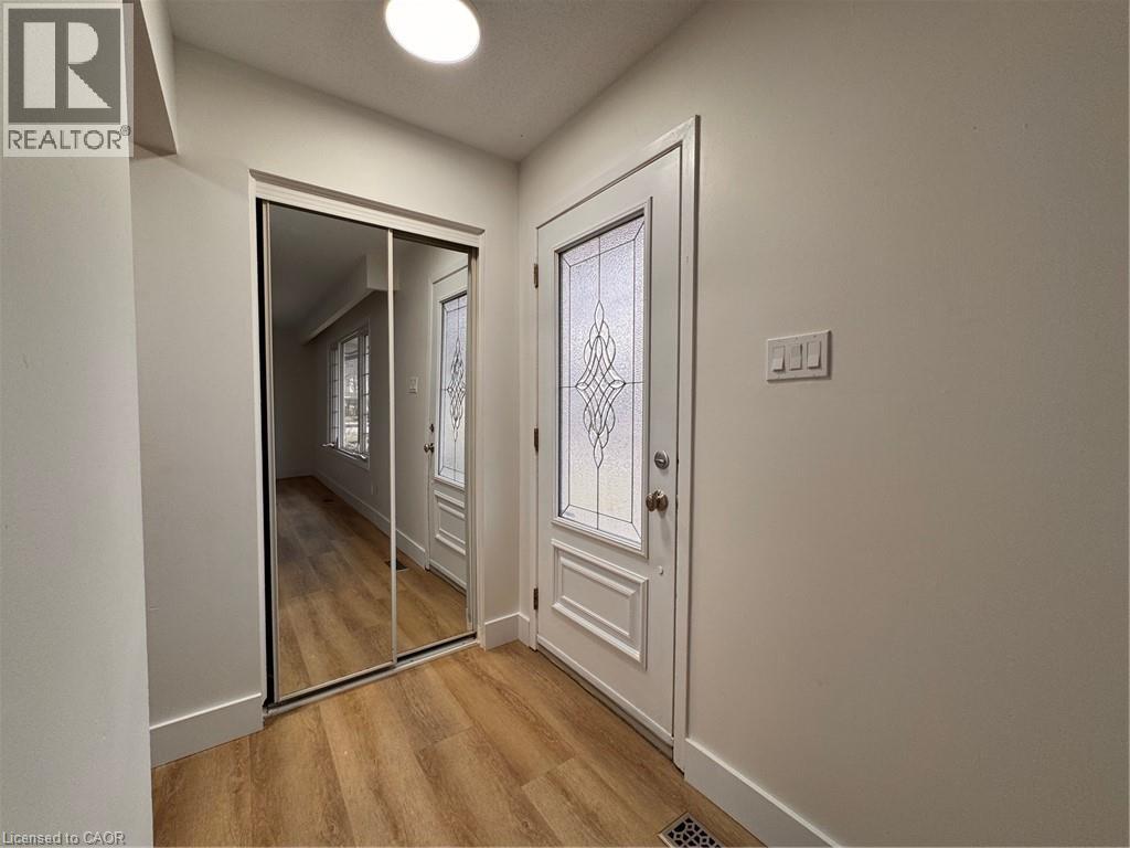 23 Arrowhead Crescent Unit# Upper, Kitchener, Ontario  N2P 1C1 - Photo 3 - 40821785