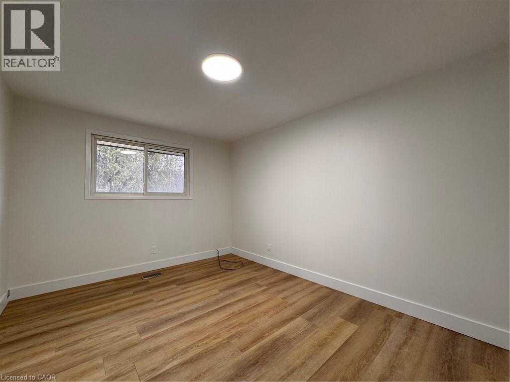 23 Arrowhead Crescent Unit# Upper, Kitchener, Ontario  N2P 1C1 - Photo 5 - 40821785