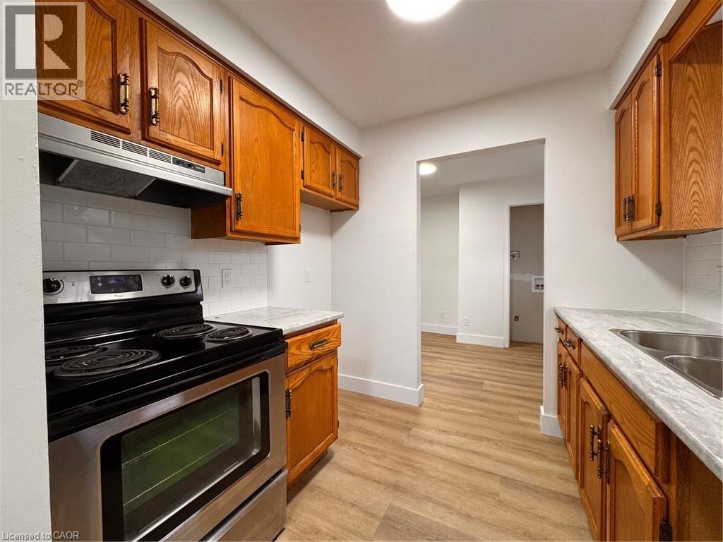 23 Arrowhead Crescent Unit# Upper, Kitchener, Ontario  N2P 1C1 - Photo 7 - 40821785