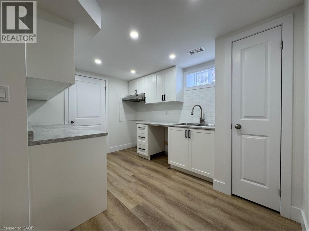 12 Arrowhead Place Unit# Lower, Kitchener, Ontario  N2P 1C2 - Photo 6 - 40821775