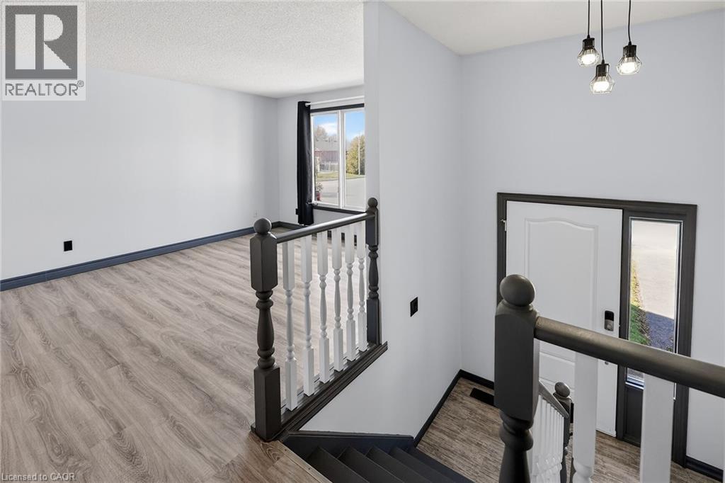 4928 Hickory Lane, Beamsville, Ontario  L0R 1B5 - Photo 4 - 40817623