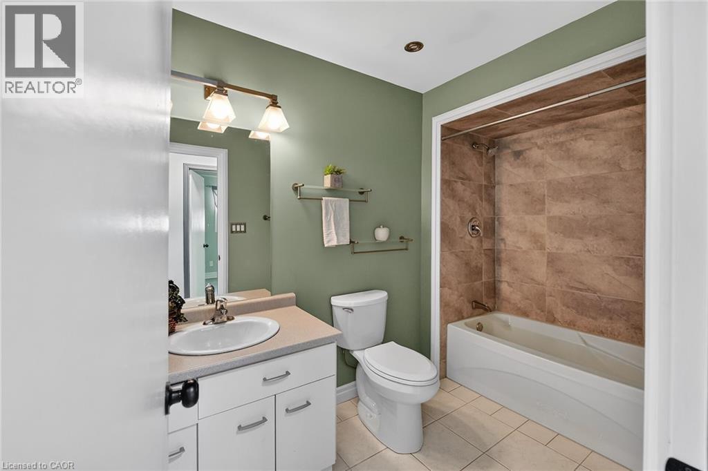 4928 Hickory Lane, Beamsville, Ontario  L0R 1B5 - Photo 14 - 40817623