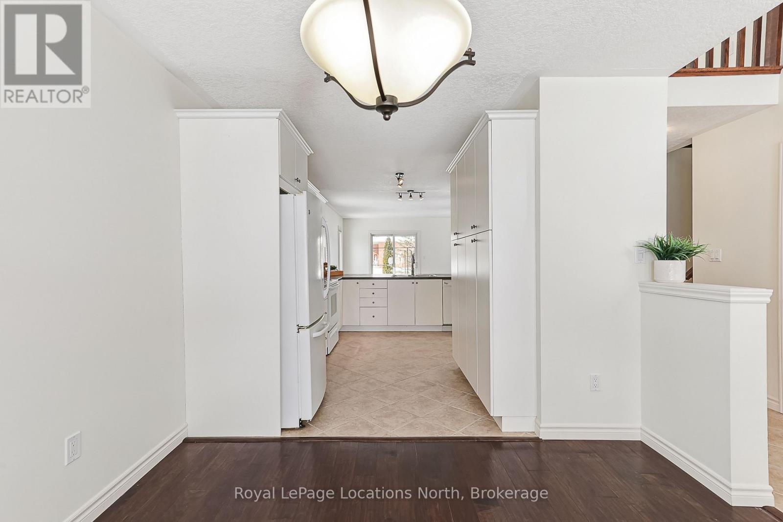 102 Empire Lane, Meaford, Ontario  N4L 0A5 - Photo 8 - X12839646