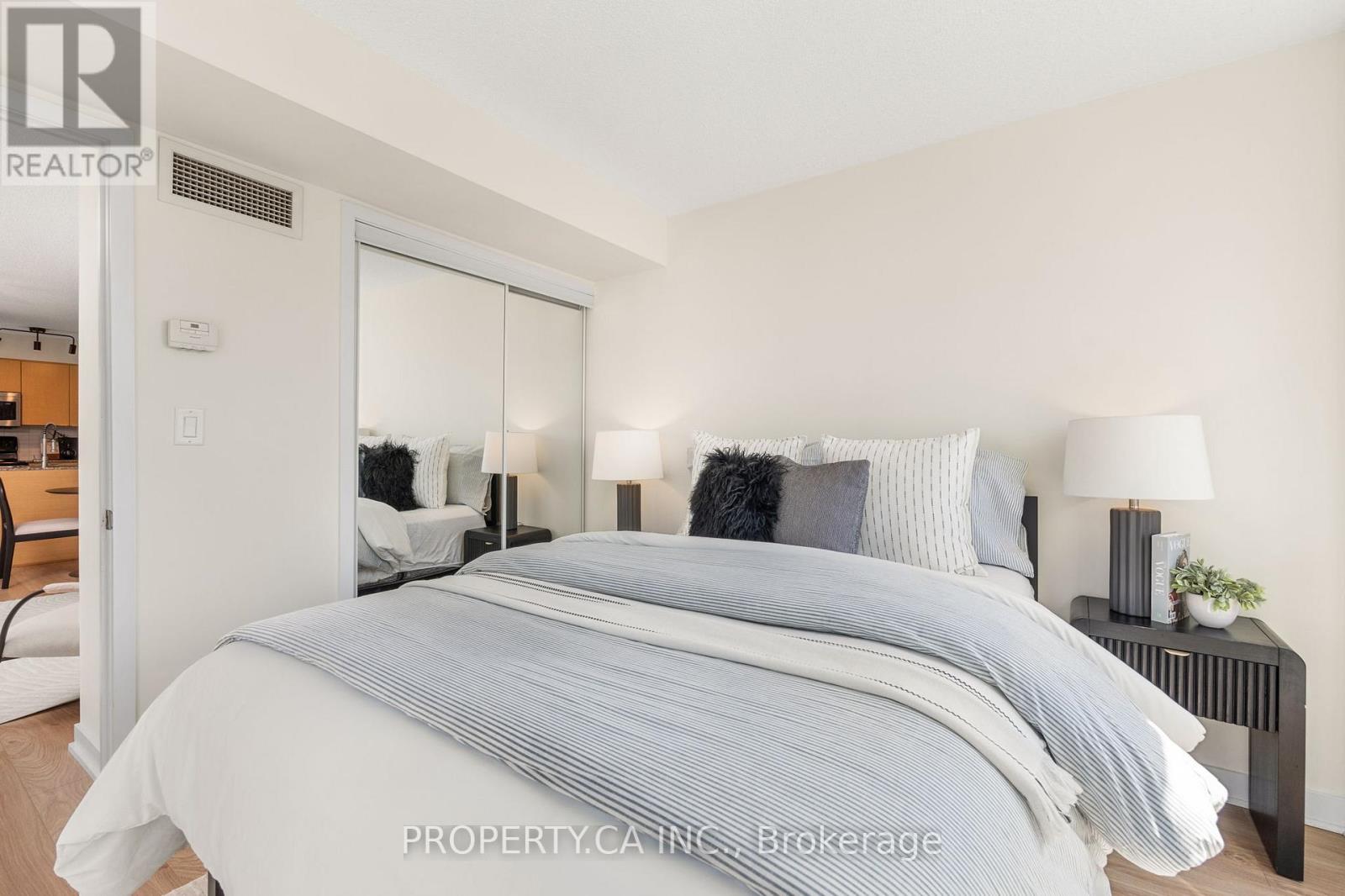 503 - 11 Brunel Court, Toronto, Ontario  M5V 3Y3 - Photo 17 - C13014280