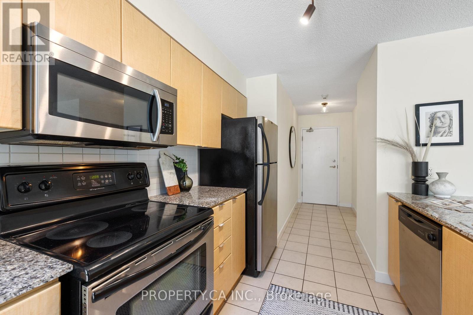 503 - 11 Brunel Court, Toronto, Ontario  M5V 3Y3 - Photo 7 - C13014280