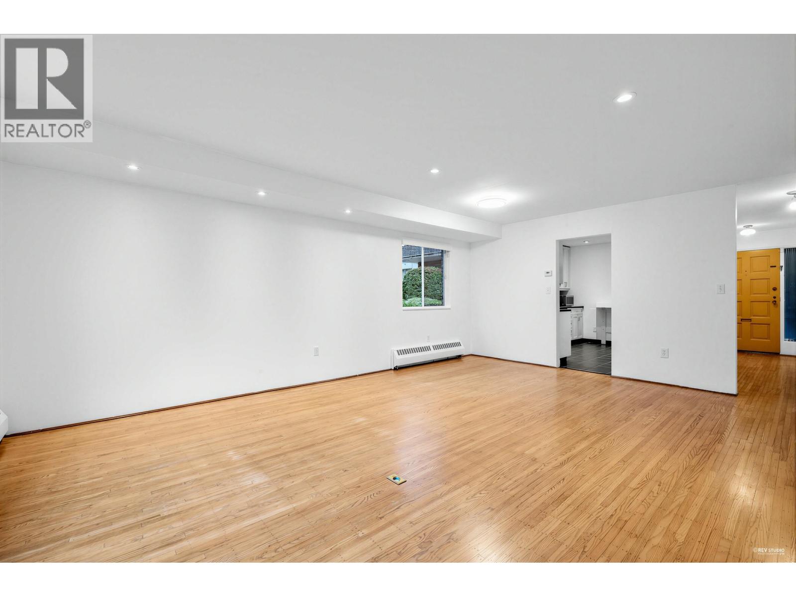 1109 235 Keith Road, West Vancouver, British Columbia  V7T 1M7 - Photo 10 - R3112866