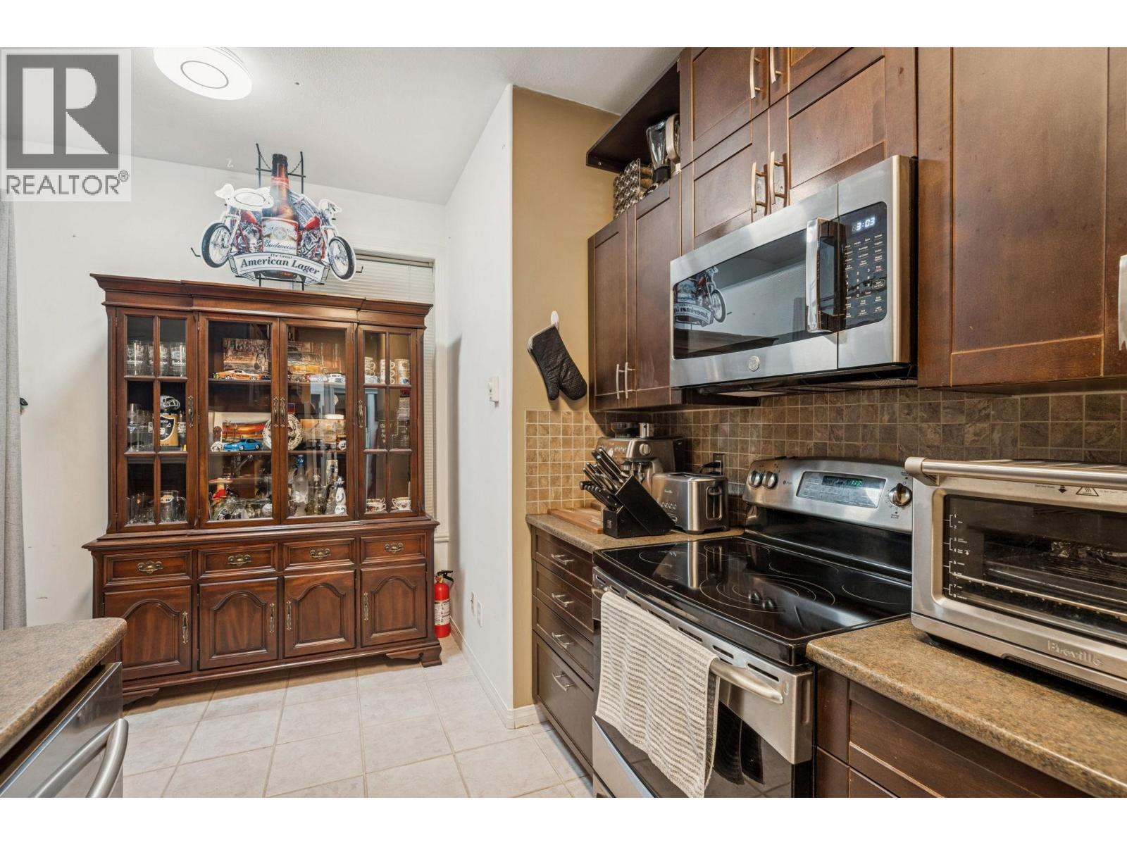 208 3176 Plateau Boulevard, Coquitlam, British Columbia  V3E 3J2 - Photo 11 - R3112873