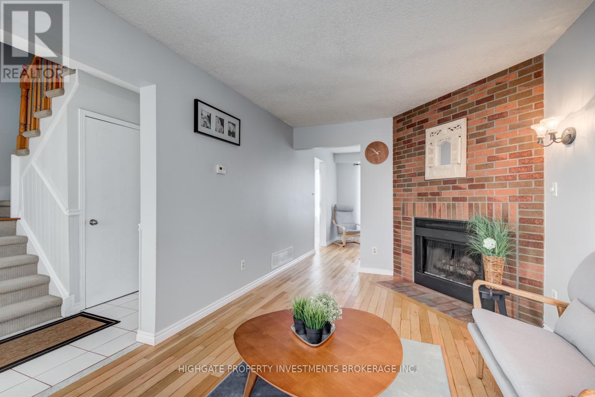 913 Dyer Court, Oshawa, Ontario  L1K 1V9 - Photo 5 - E13014262