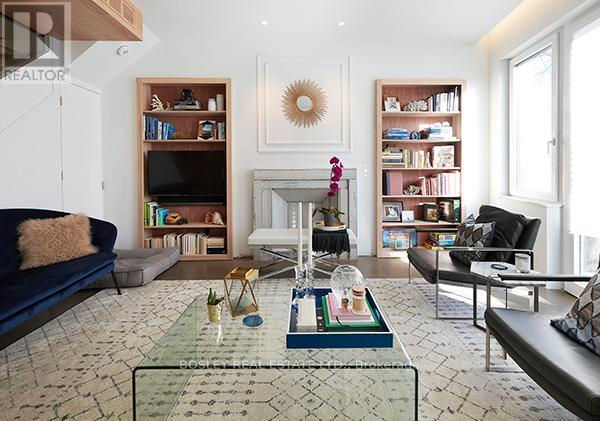 Main - 63 Dagmar Avenue, Toronto, Ontario  M4M 1V9 - Photo 9 - E13014336