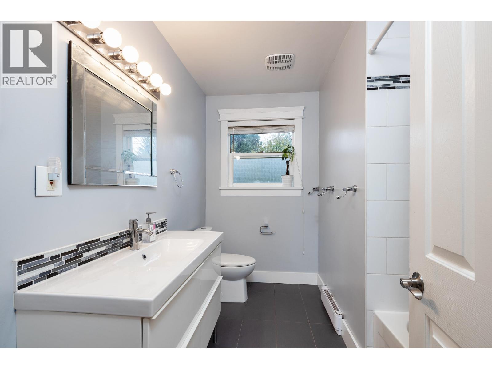 1254 Depot Road, Squamish, British Columbia  V0N 1H0 - Photo 11 - R3112851