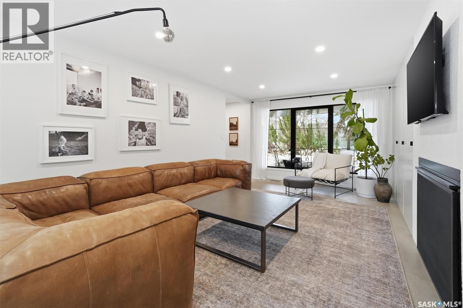 3610 Balfour Court, Saskatoon, Saskatchewan  S7H 4B2 - Photo 2 - SK032863