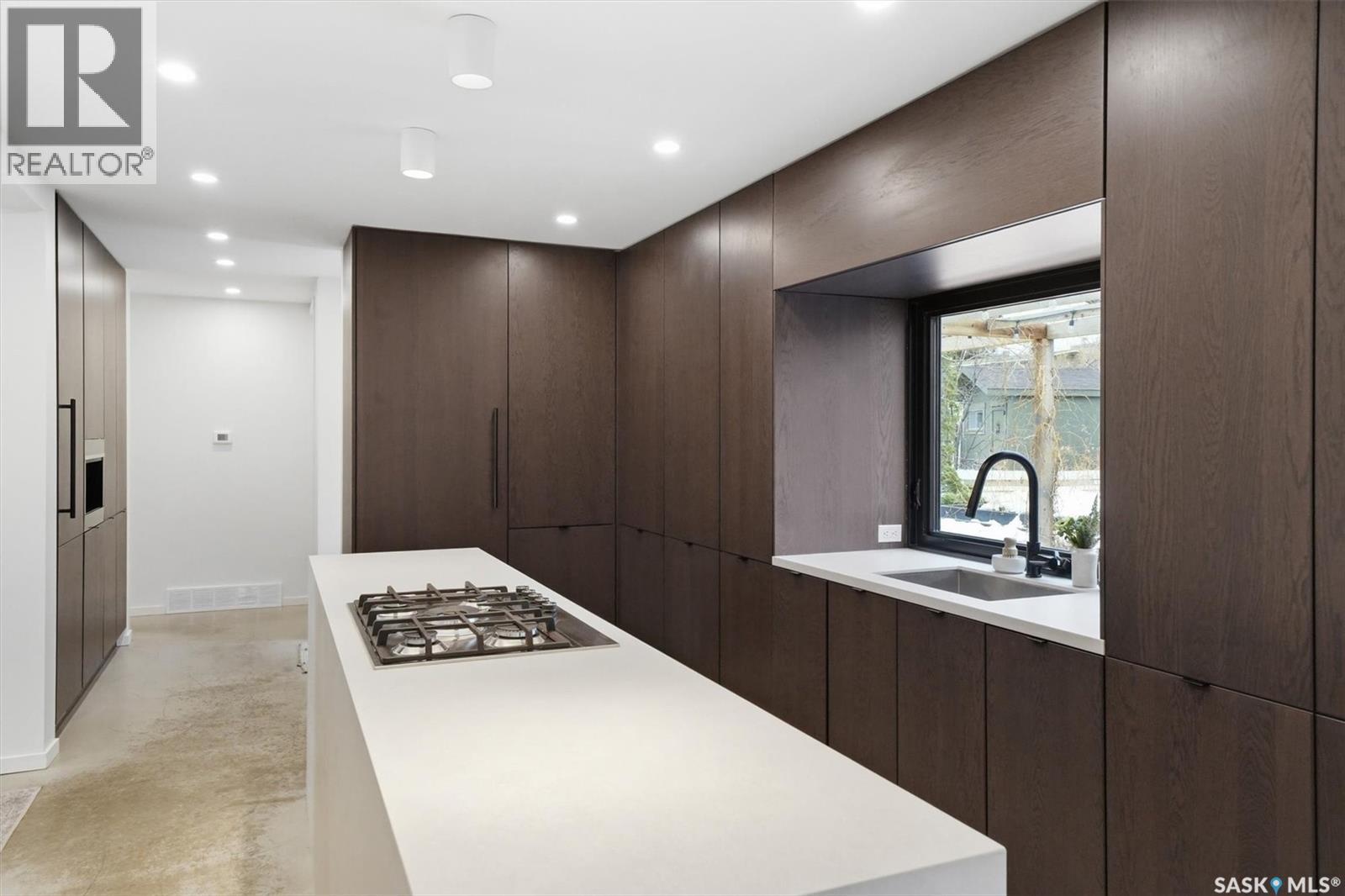 3610 Balfour Court, Saskatoon, Saskatchewan  S7H 4B2 - Photo 9 - SK032863