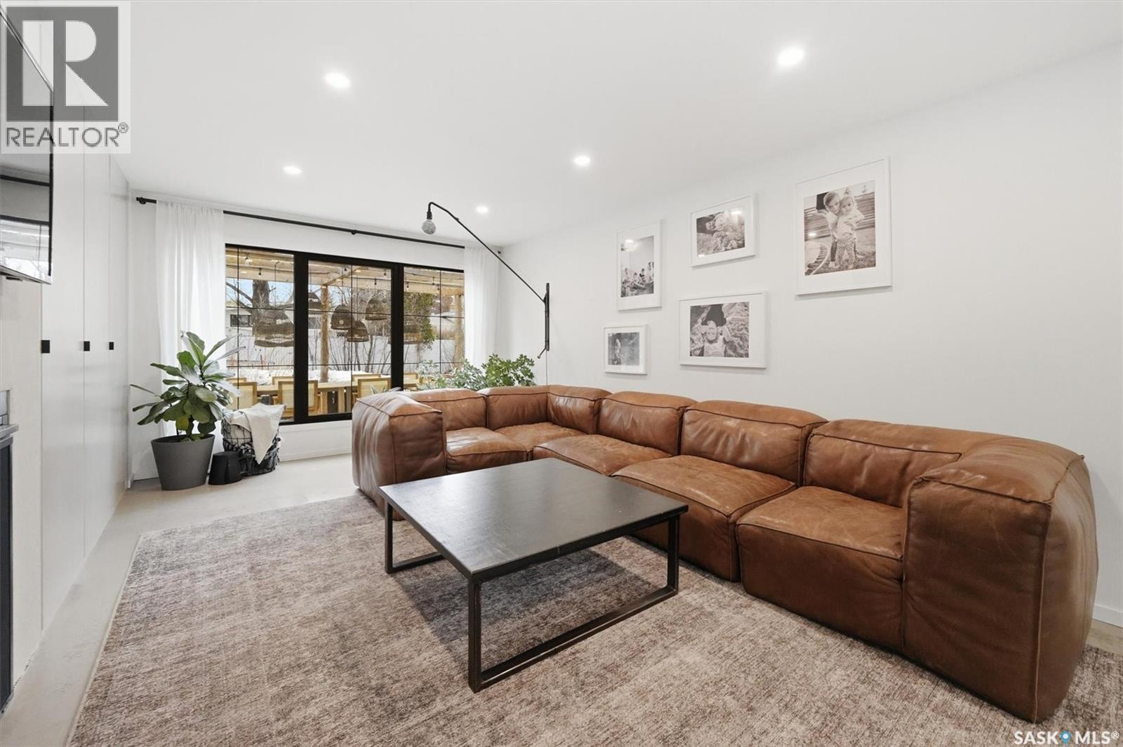 3610 Balfour Court, Saskatoon, Saskatchewan  S7H 4B2 - Photo 3 - SK032863