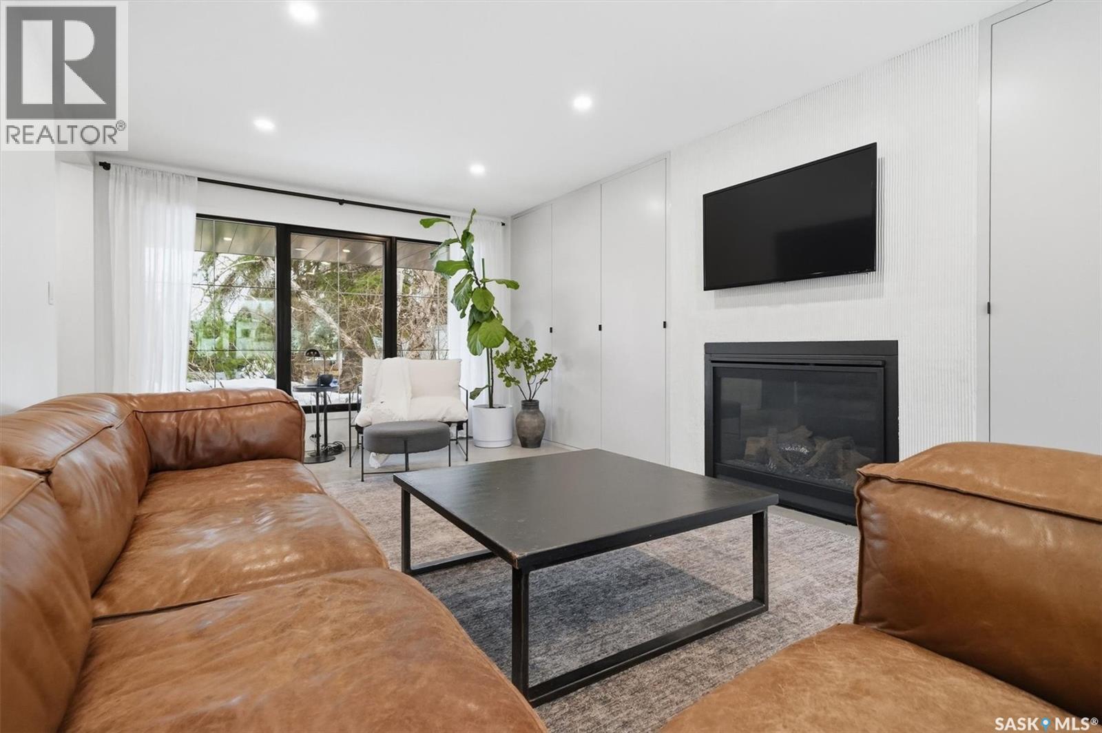 3610 Balfour Court, Saskatoon, Saskatchewan  S7H 4B2 - Photo 5 - SK032863