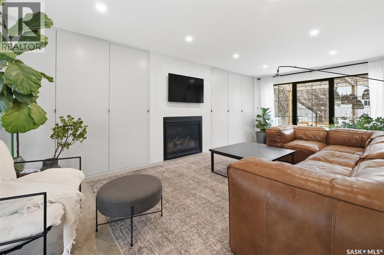 3610 Balfour Court, Saskatoon, Saskatchewan  S7H 4B2 - Photo 4 - SK032863