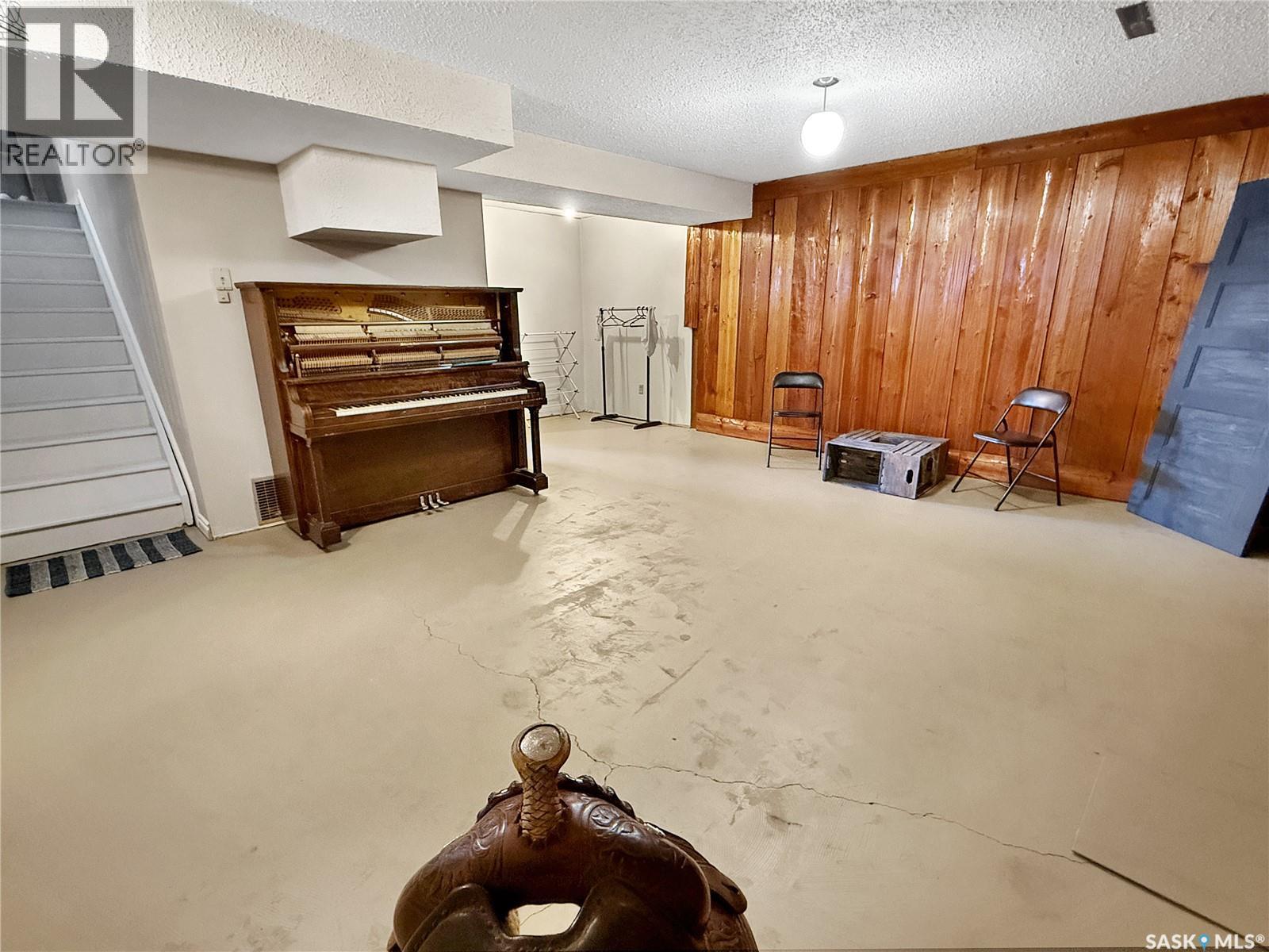 290 Burke Crescent, Swift Current, Saskatchewan  S9H 4H6 - Photo 19 - SK032965