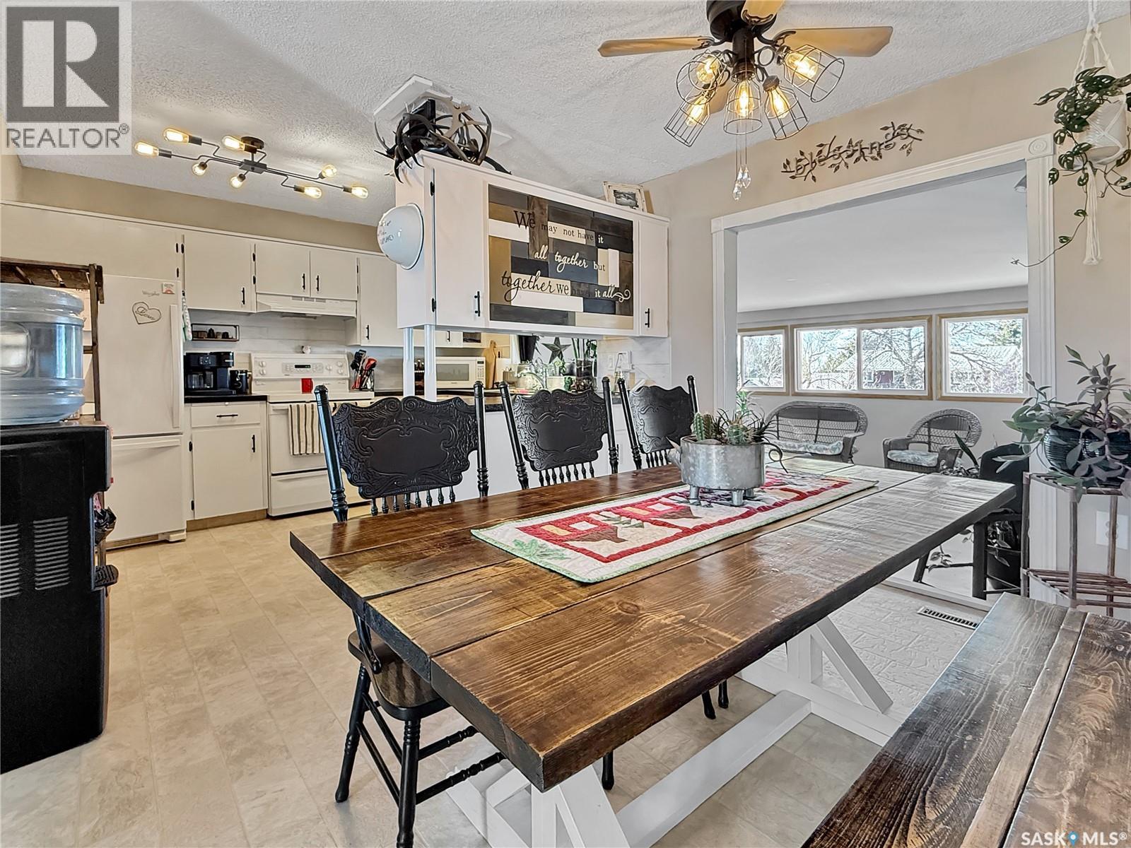 290 Burke Crescent, Swift Current, Saskatchewan  S9H 4H6 - Photo 5 - SK032965