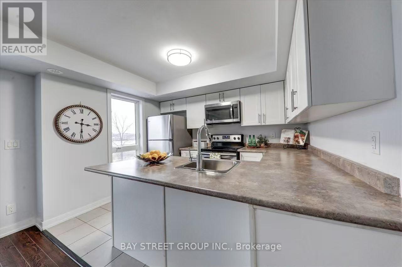 311 - 20 Dunsheath Way, Markham, Ontario  L6B 1N3 - Photo 10 - N13014316