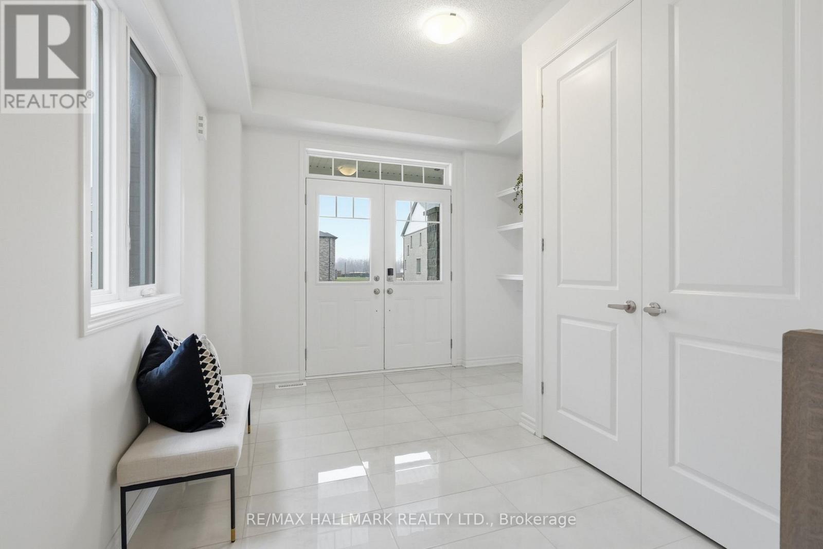 610 Newlove Street, Innisfil, Ontario  L9S 0S2 - Photo 4 - N13014340