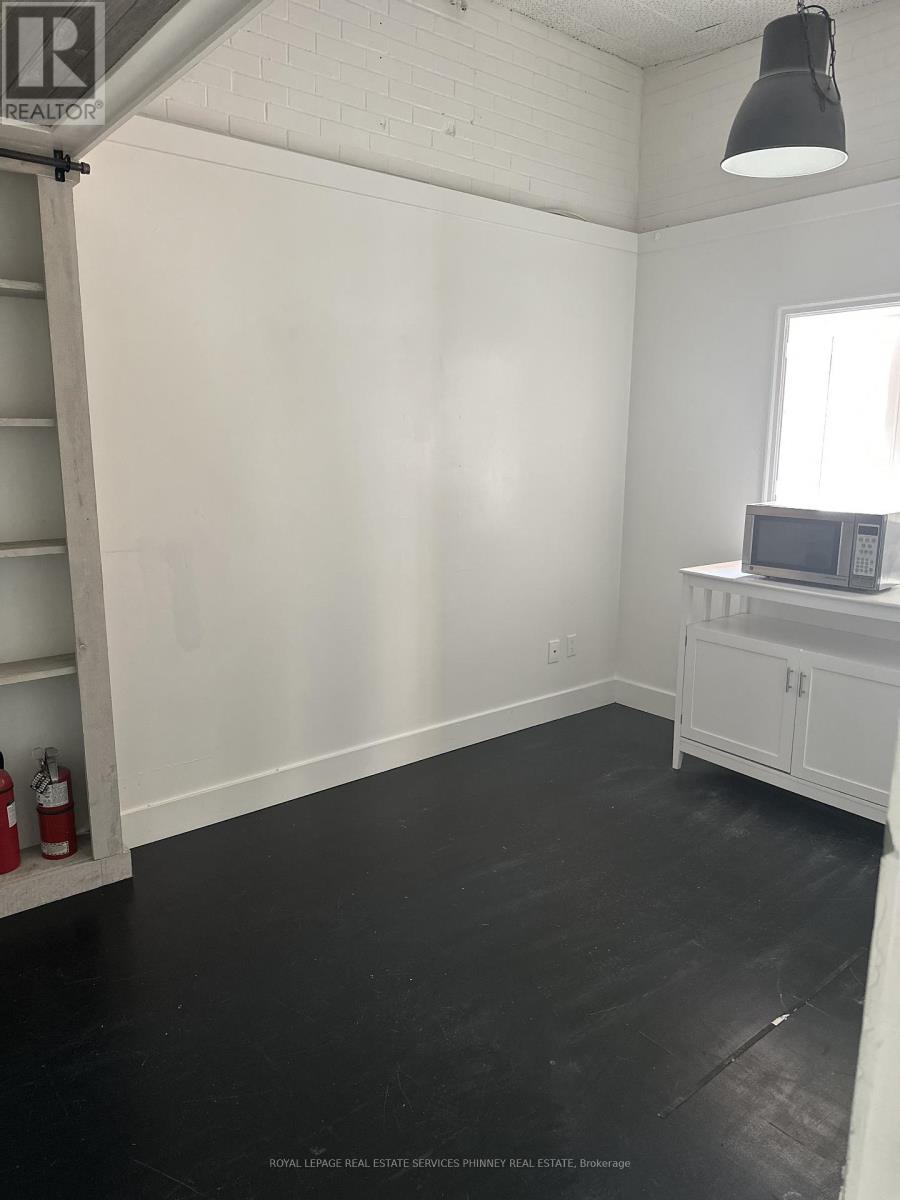 2 - 112 Lakeshore Road E, Mississauga, Ontario  L5G 1E3 - Photo 3 - W13014254