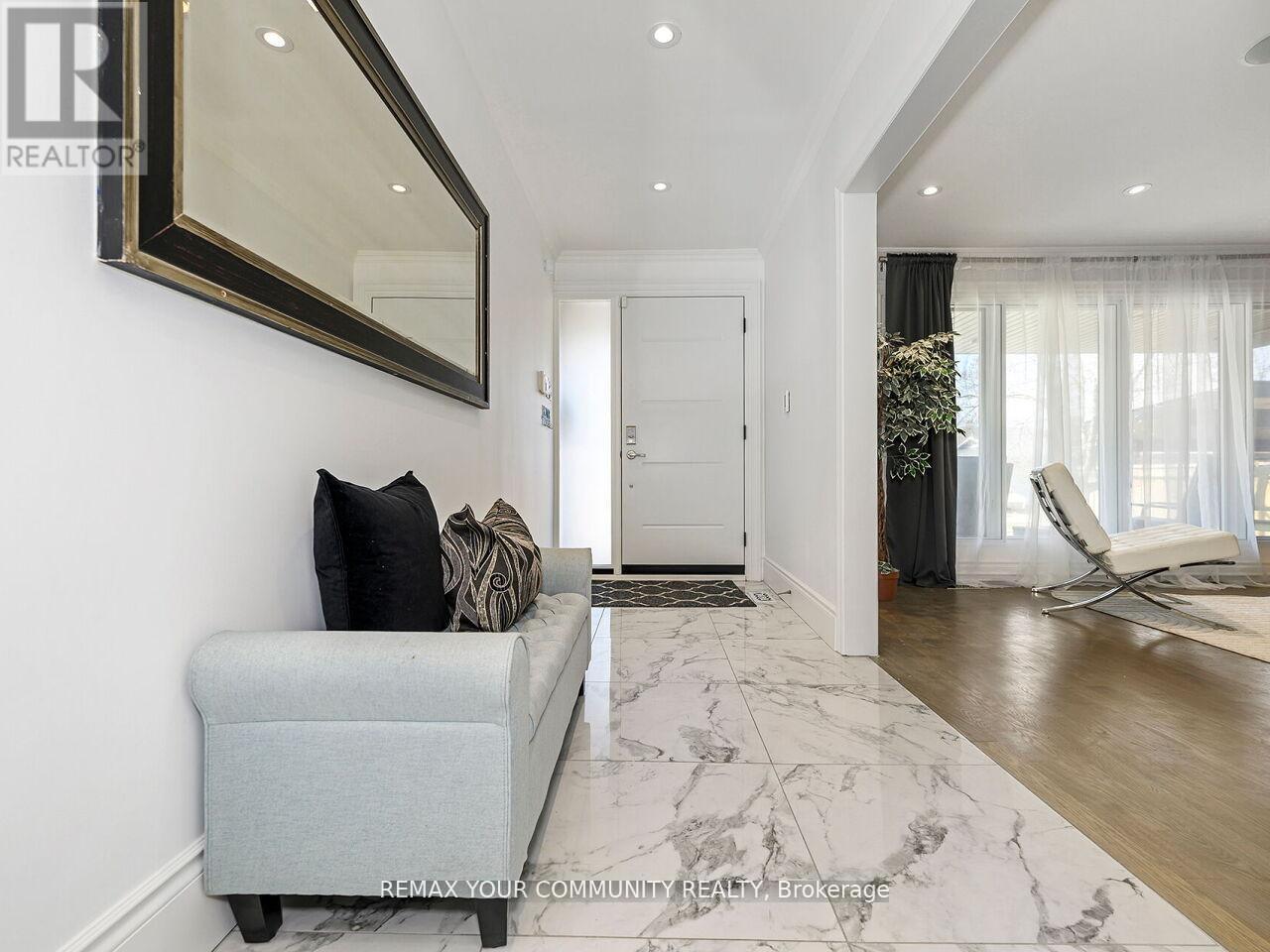 239 Wincott Drive, Toronto, Ontario  M9R 2R6 - Photo 7 - W13014290