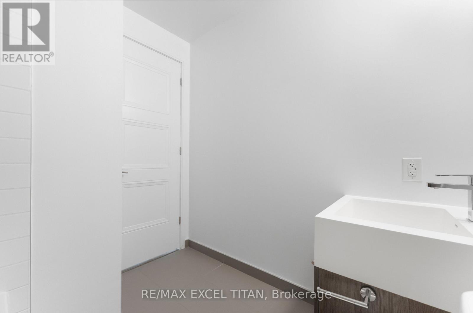 205 - 25 Neighbourhood Lane, Toronto, Ontario  M8Y 0C4 - Photo 13 - W13014298