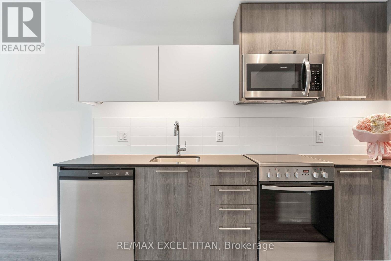 205 - 25 Neighbourhood Lane, Toronto, Ontario  M8Y 0C4 - Photo 19 - W13014298