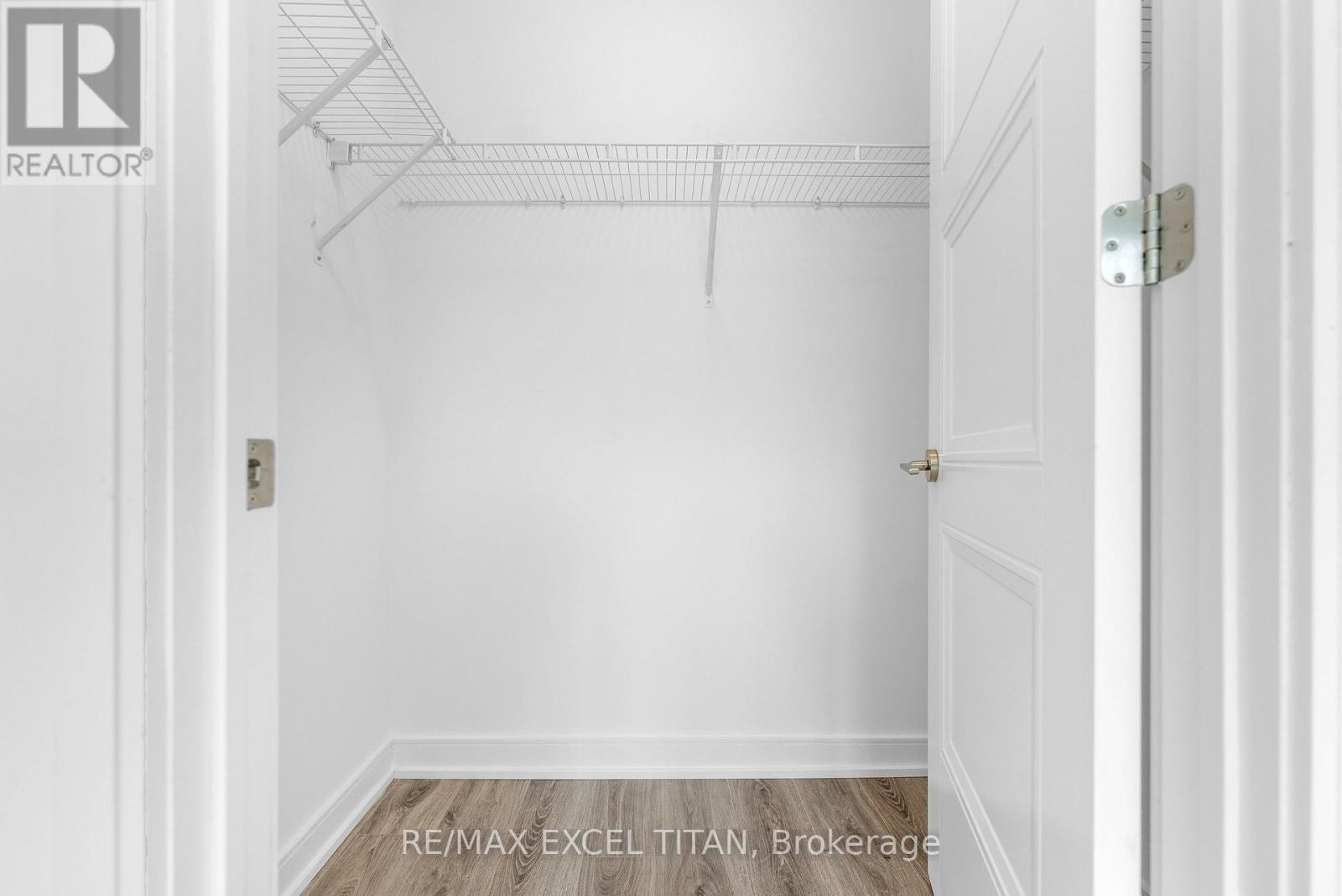 205 - 25 Neighbourhood Lane, Toronto, Ontario  M8Y 0C4 - Photo 27 - W13014298