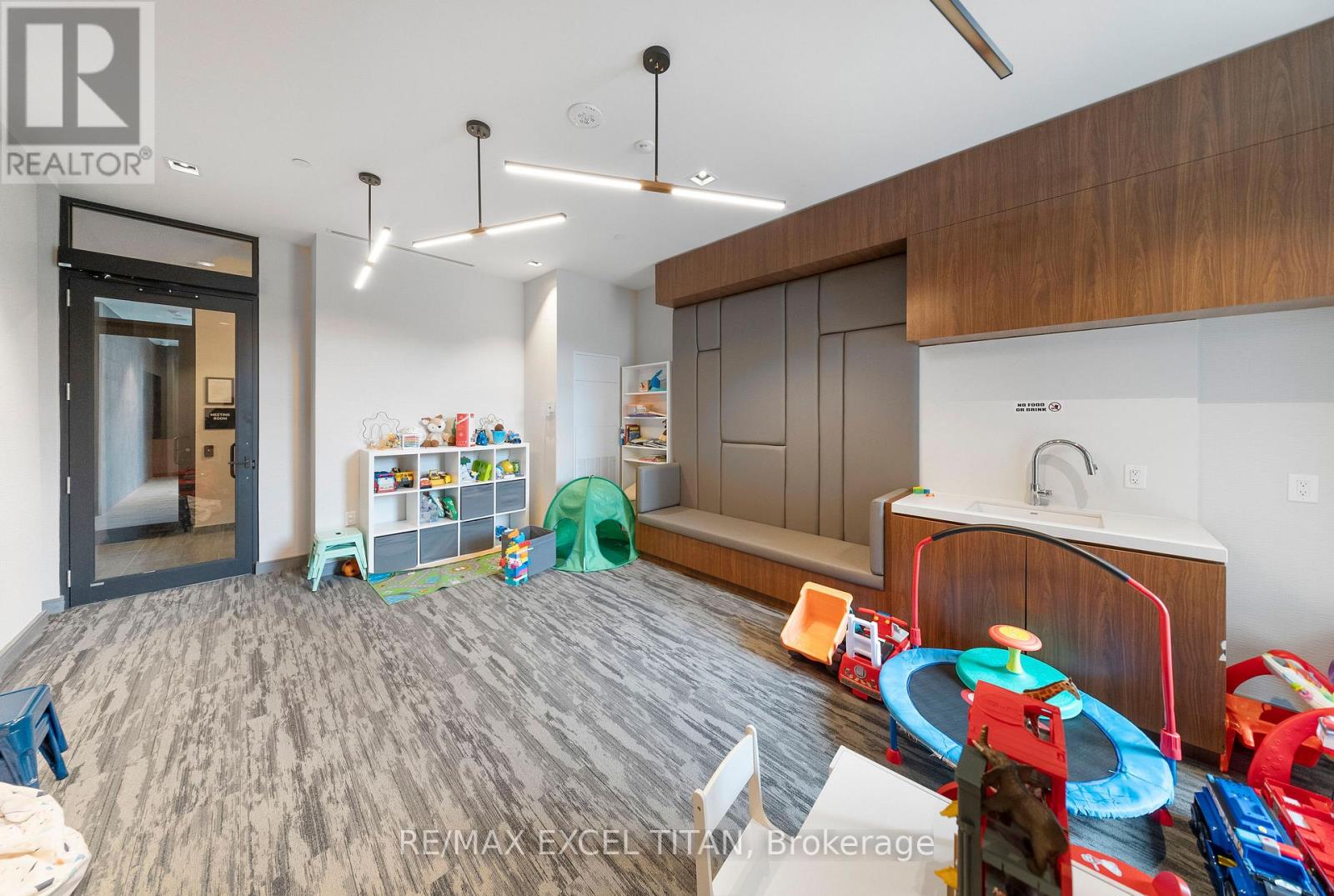 205 - 25 Neighbourhood Lane, Toronto, Ontario  M8Y 0C4 - Photo 31 - W13014298