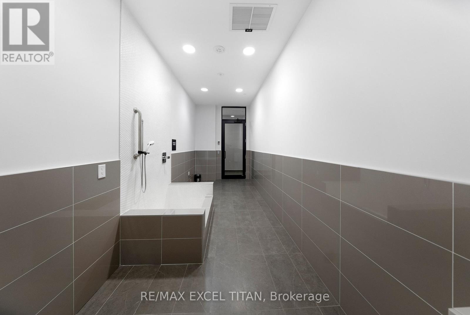 205 - 25 Neighbourhood Lane, Toronto, Ontario  M8Y 0C4 - Photo 32 - W13014298