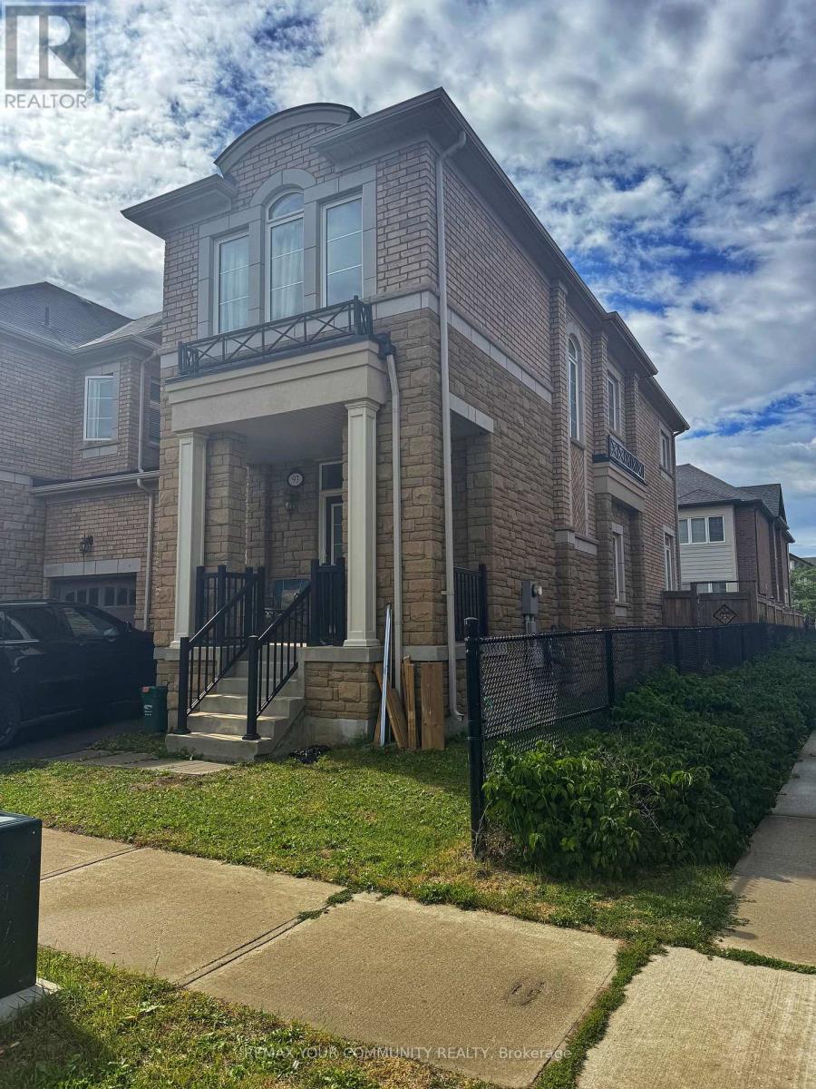 93 Huguenot Road N, Oakville, Ontario  L6H 0M3 - Photo 1 - W13014304