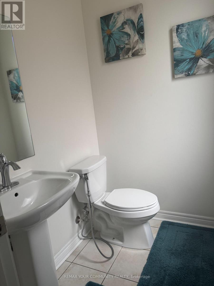 93 Huguenot Road N, Oakville, Ontario  L6H 0M3 - Photo 13 - W13014304