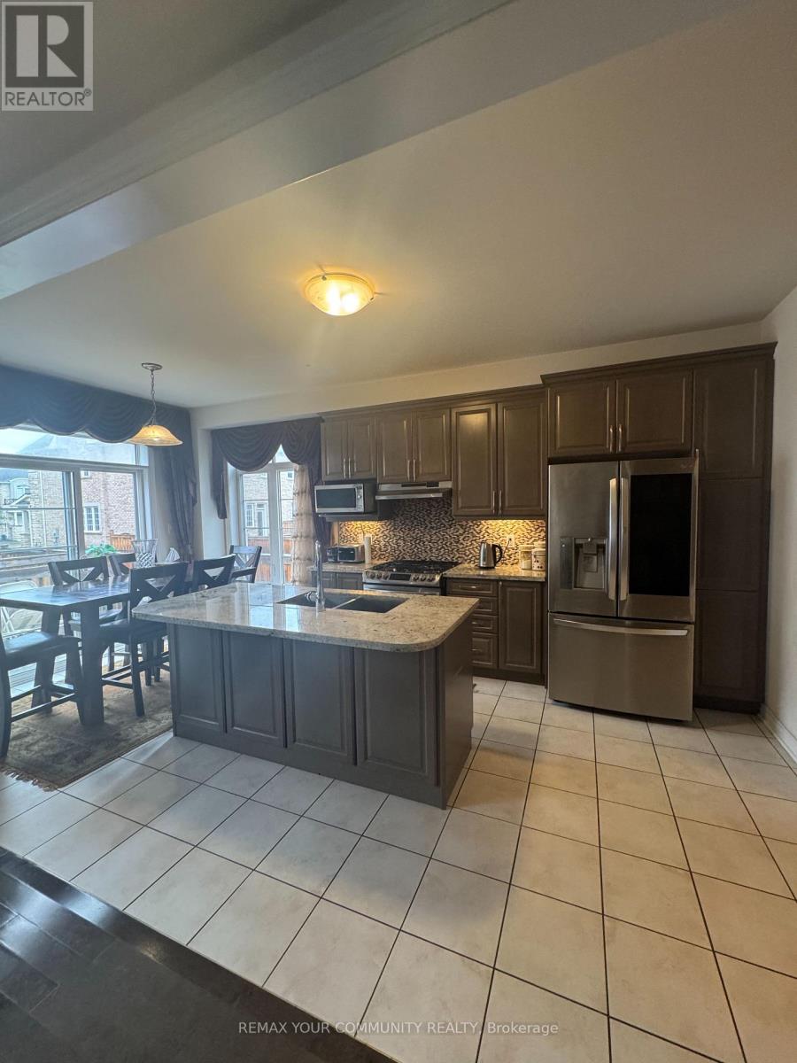 93 Huguenot Road N, Oakville, Ontario  L6H 0M3 - Photo 6 - W13014304