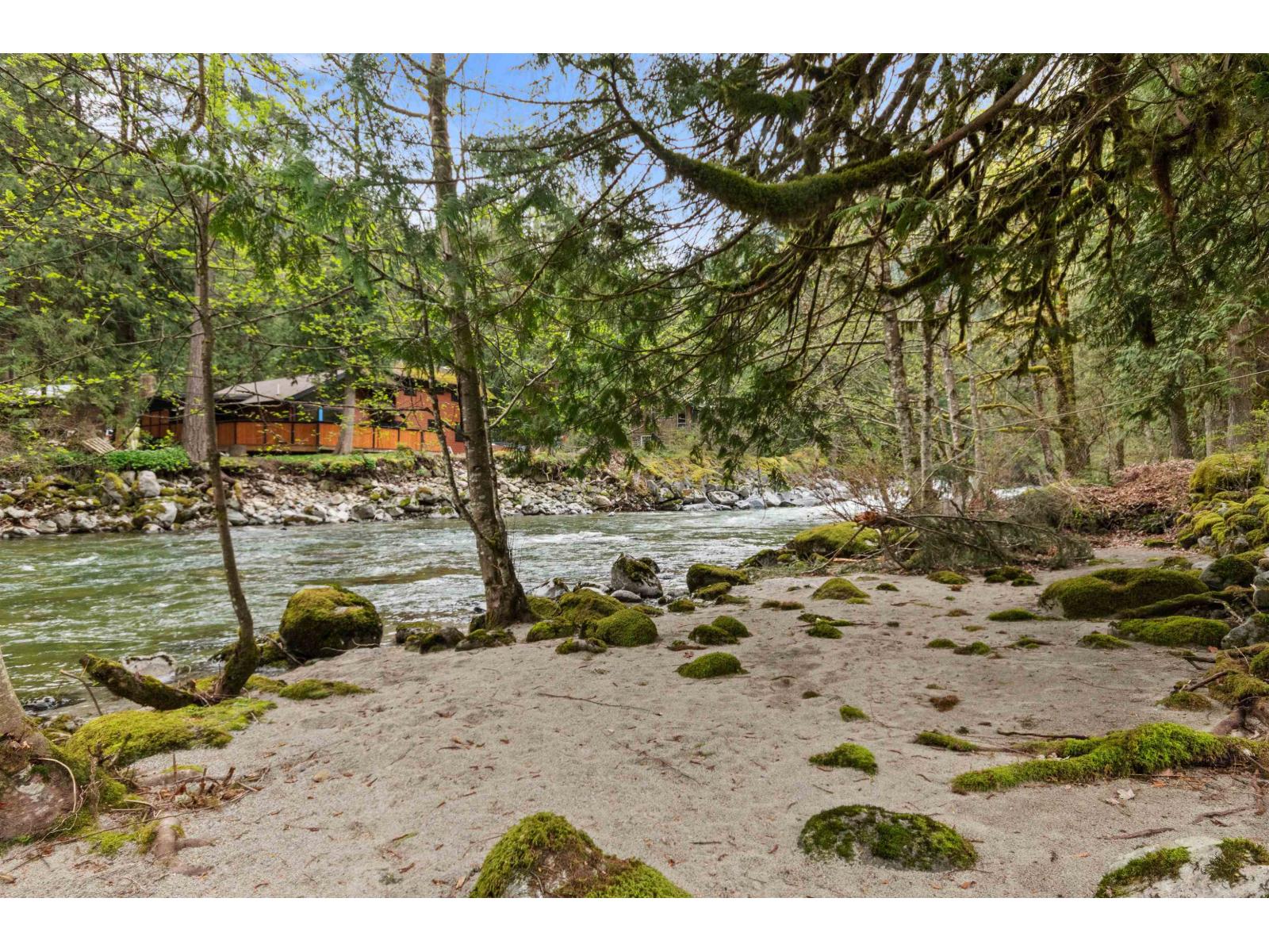 19512 Silver Skagit Road, Hope, Hope, British Columbia  V0X 1L2 - Photo 2 - R3112654