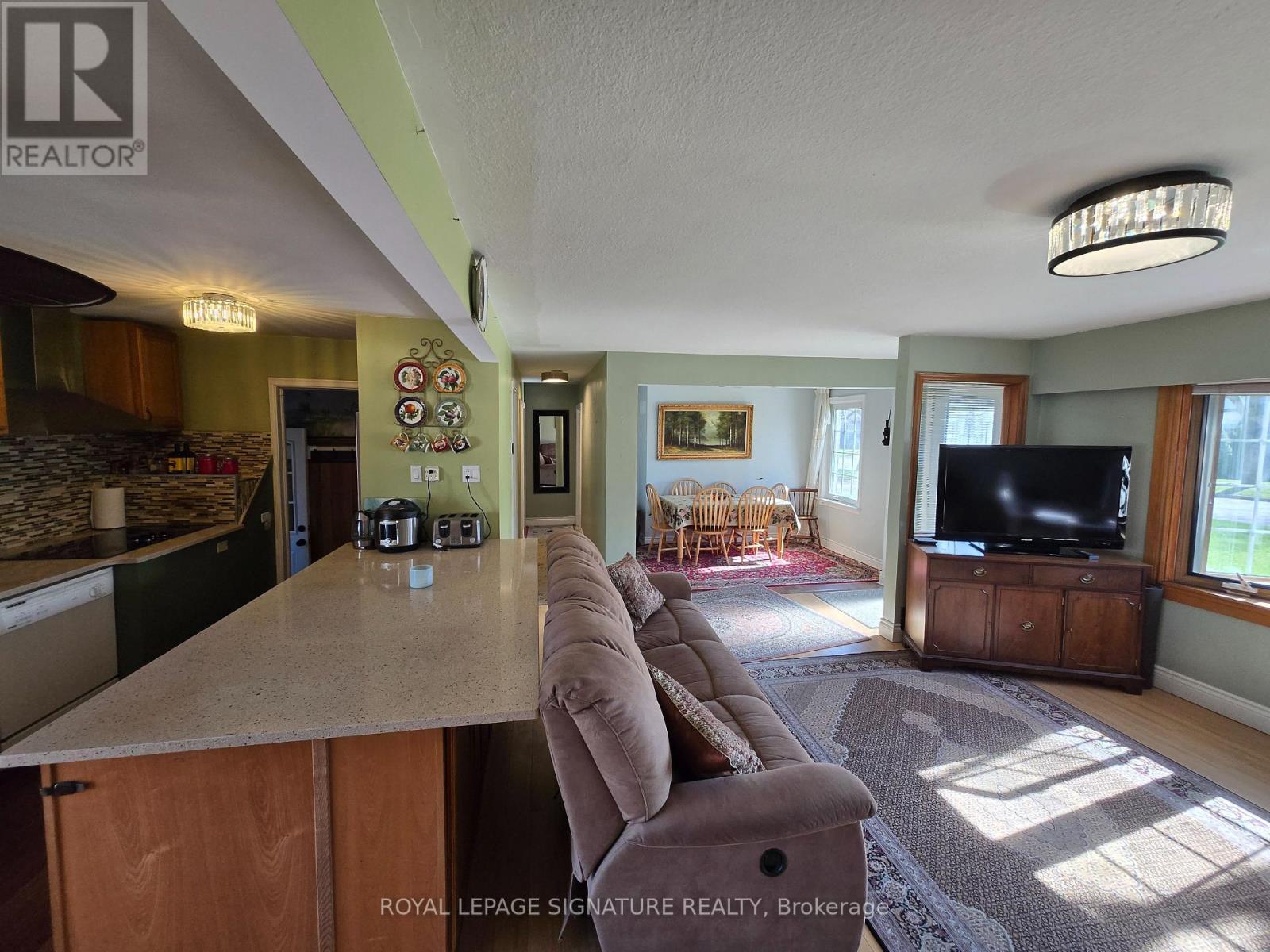 601 Conacher Drive, Toronto, Ontario  M2M 3M9 - Photo 4 - C12967214