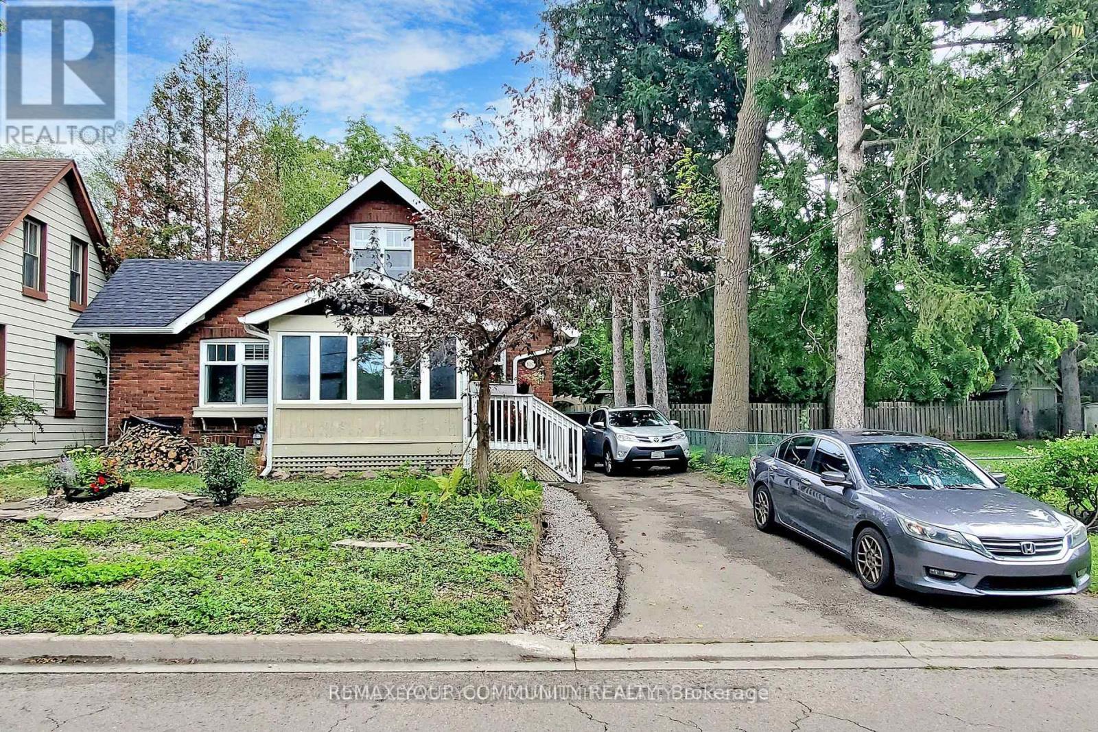 107 TEMPERANCE STREET, Aurora, Ontario