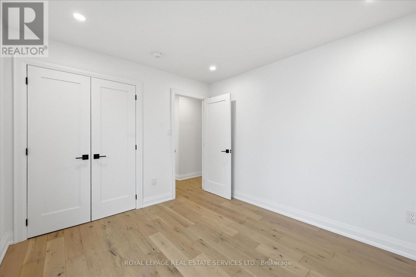 2212 Urwin Crescent, Oakville, Ontario  L6L 2T2 - Photo 34 - W12951654