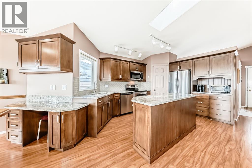 14 Headlands Close, Cochrane, Alberta  T0L 0W1 - Photo 7 - A2299103