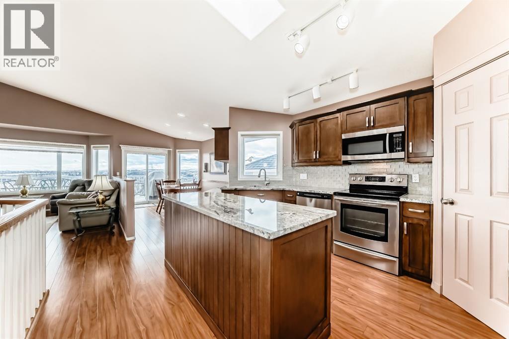 14 Headlands Close, Cochrane, Alberta  T0L 0W1 - Photo 5 - A2299103