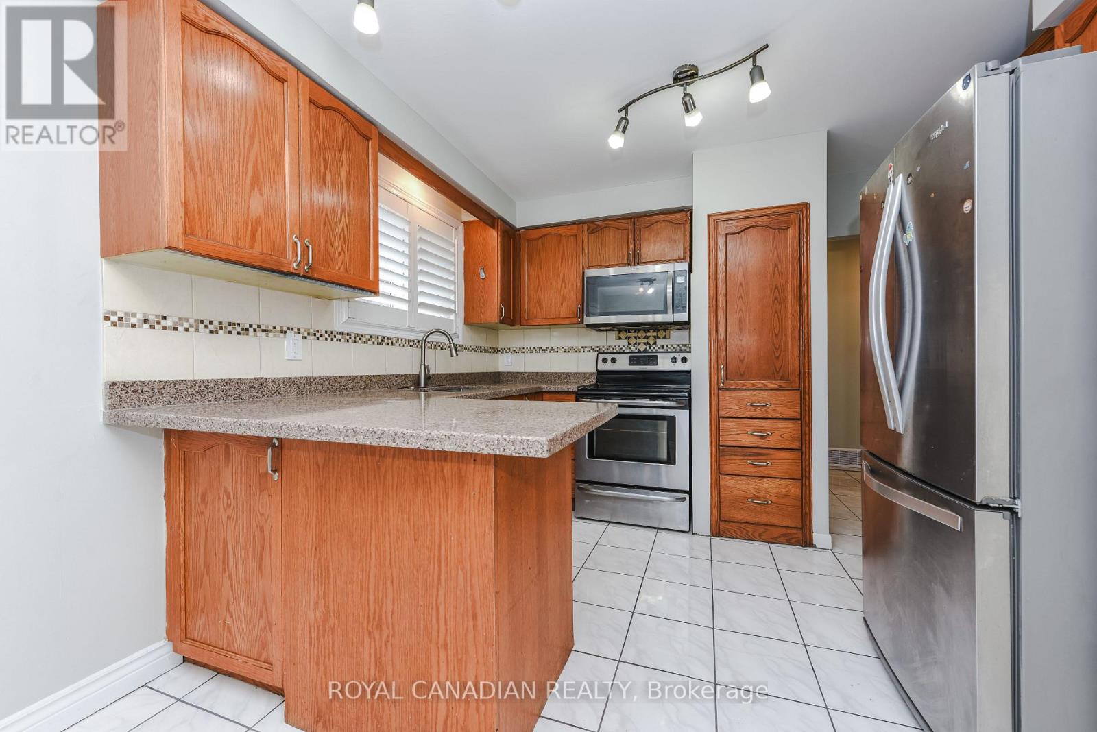 7566 Lockington Crescent, Mississauga, Ontario  L4T 2V5 - Photo 7 - W13012158