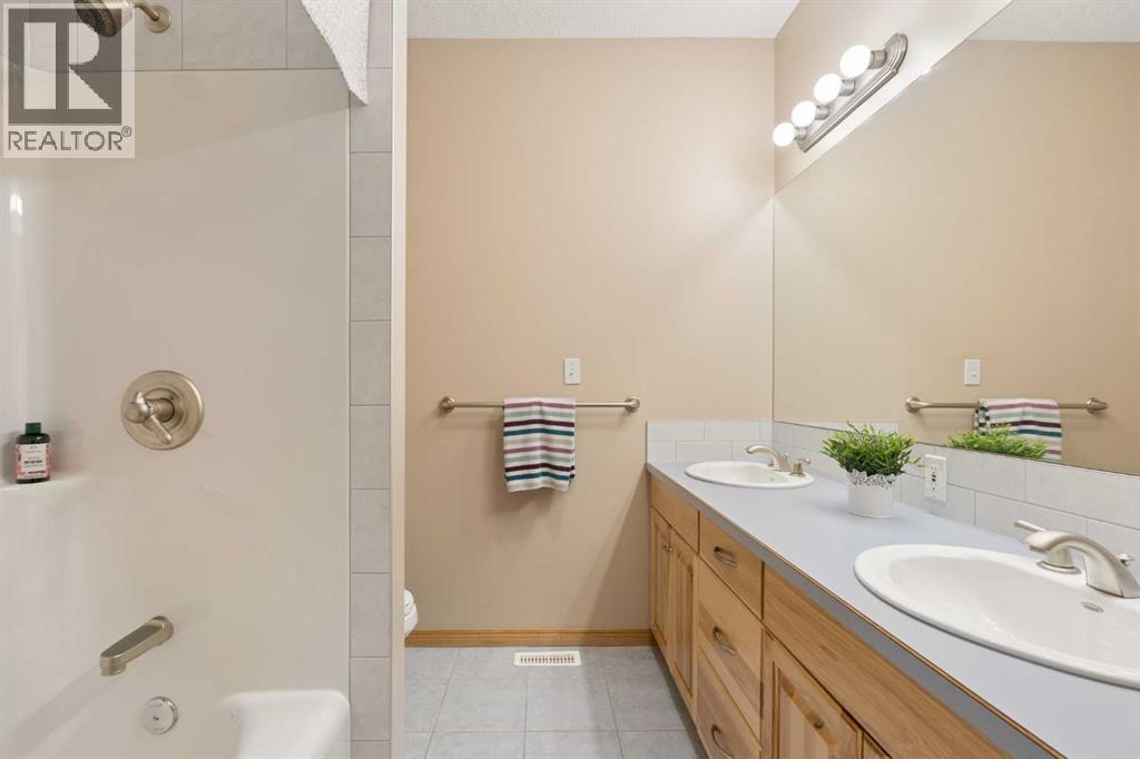 59 Gray Way, Rural Rocky View County, Alberta  T3R 1K7 - Photo 15 - A2301863