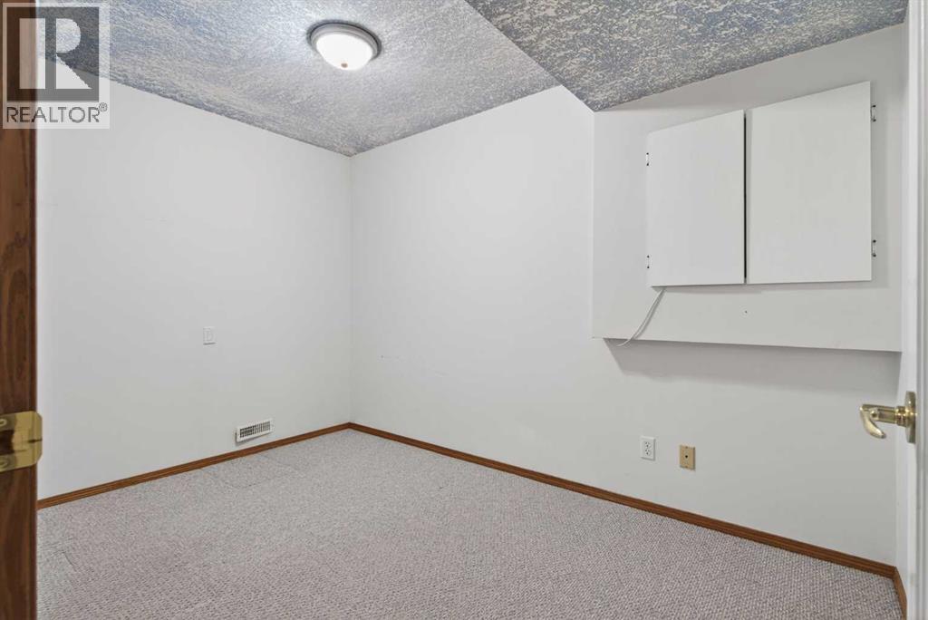 416 Douglas Glen Close SE, Calgary, Alberta  T2Z 3A4 - Photo 32 - A2302986